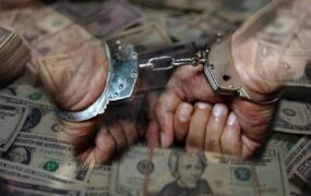 دستگیری باند دلالان ارز تقلبی