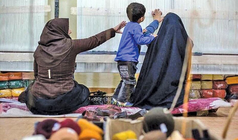 زنان سرپرست خانوار بیمه می‌شوند