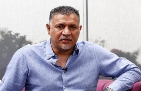 پیراهن علی دایی به حراج گذاشته شد