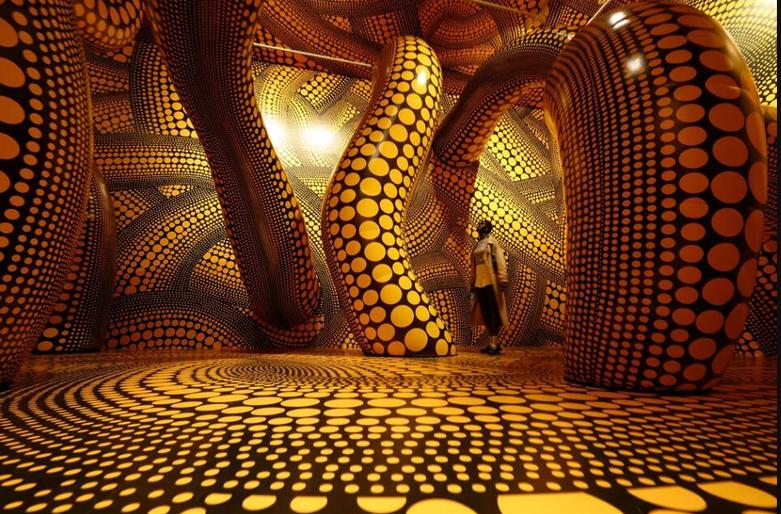 بازدید از نمایشگاهی در گالری ملی ویکتوریا