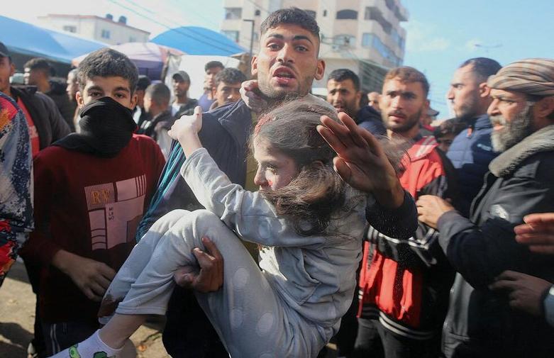 جنگنده های اسرائیلی شهر "دیر البلح"