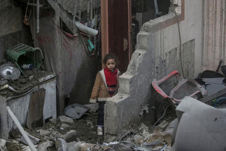 جنگنده های اسرائیلی شهر "دیر البلح"