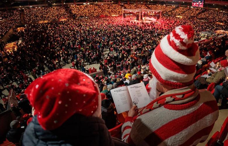  سرودهای کریسمس در استادیوم ورزشی برلین