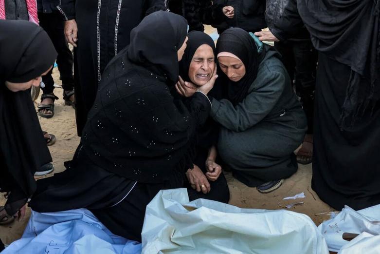 بمباران و کشتار غیرنظامیان فلسطینی