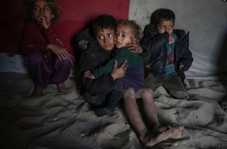 چادر آوارگان جنگ در دیرالبلح