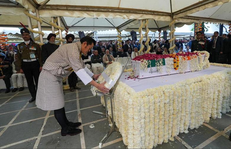پادشاه بوتان در مراسم تشییع جنازه دولتی "مانموهان سینگ" 