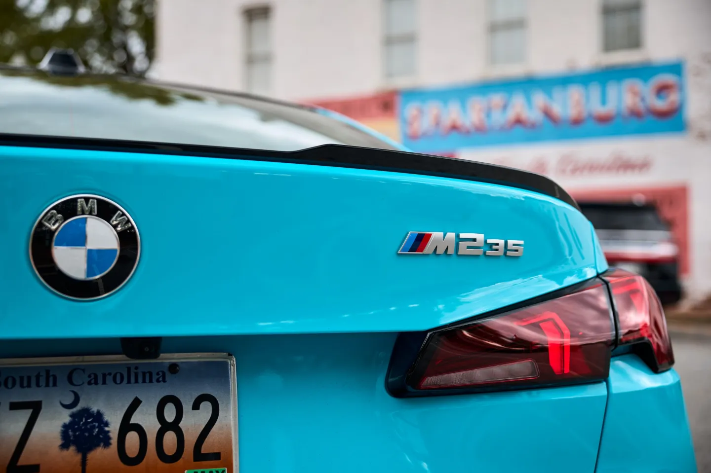 بررسی خودروی BMW