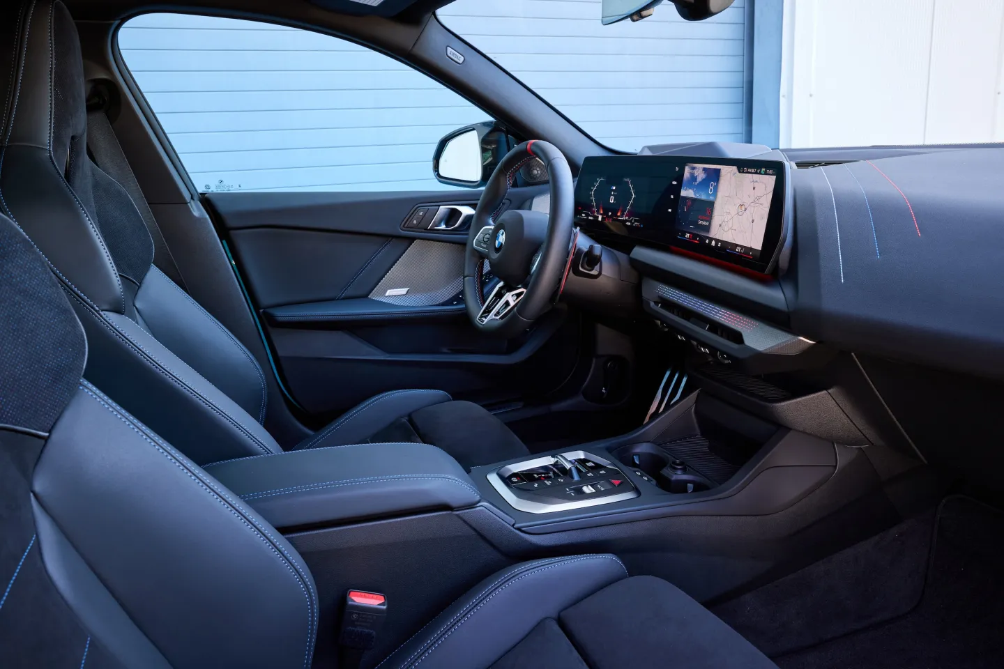 بررسی خودروی BMW