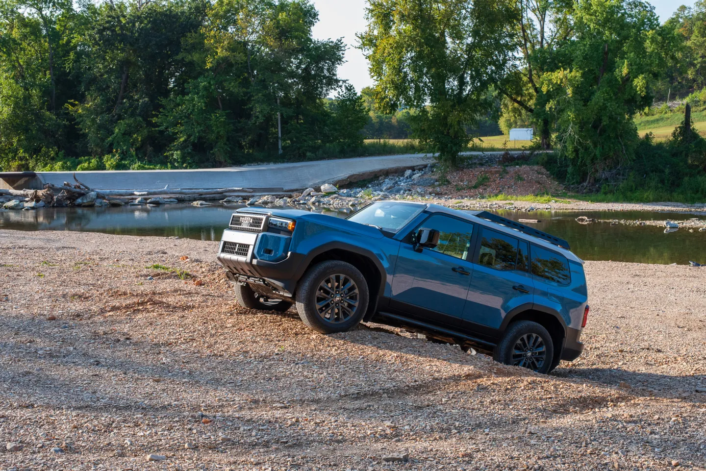 تویوتا لندکروزر 