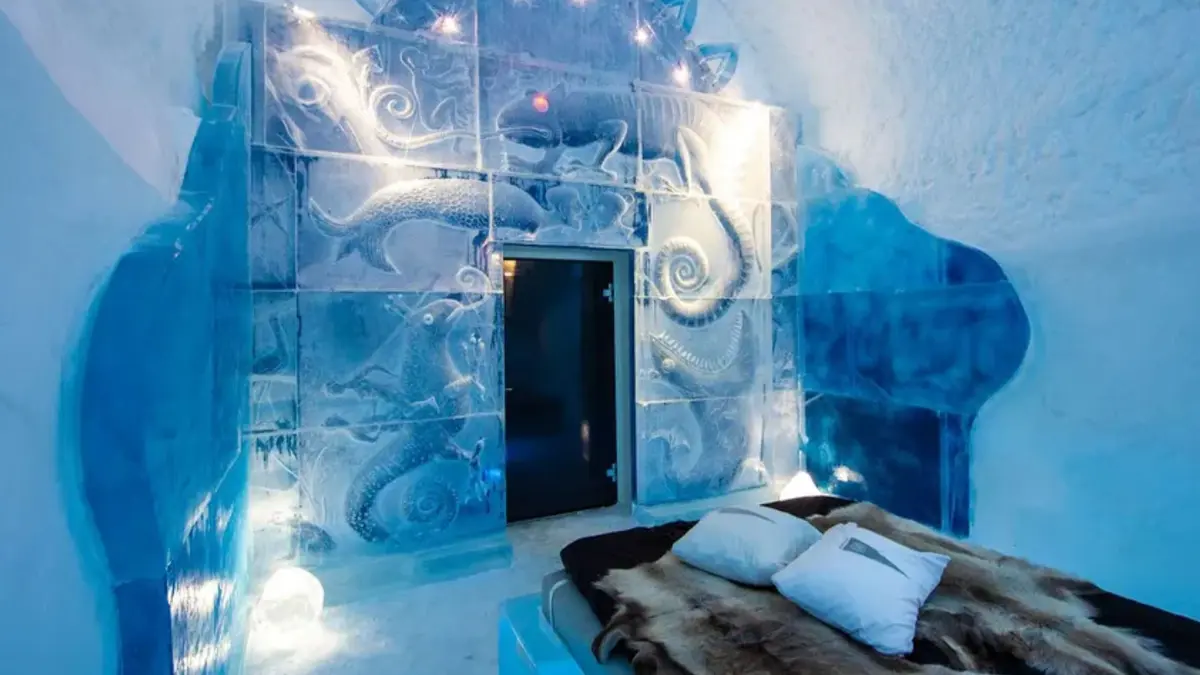 آیس هتل سوئد؛ دنیای یخی با اتاقهای منحصر به فرد و هنر یخی خیرهکننده/ تصاویر هتل یخی سوئد