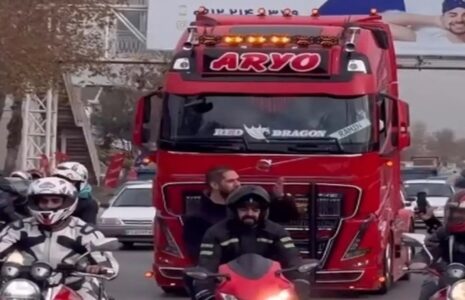 استقبال متفاوت از علیرضا یوسفی با رانندگی ماشین سنگین