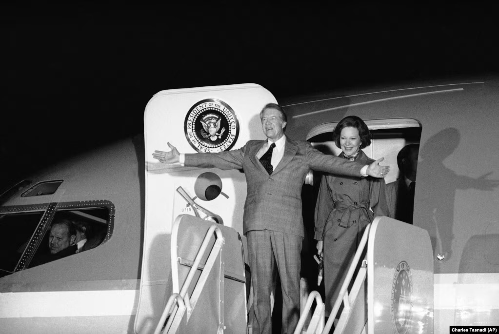 جیمی کارتر که بود و چه تاثیری در دنیای سیاست داشت؟ جیمی کارتر و همسرش