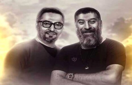 مزایده تصویر مهرداد میناوند و علی انصاریان با امضای تمام بازیکنان نسل ۹۸