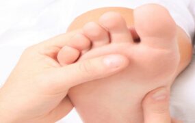 ۳ علامت خطرناک در پاهایتان که باید جدی بگیرید