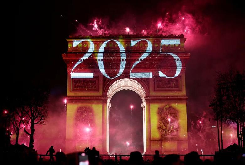 ورود جهان به سال 2025 میلادی