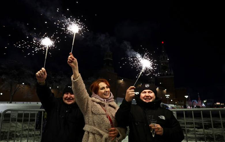 ورود جهان به سال 2025 میلادی