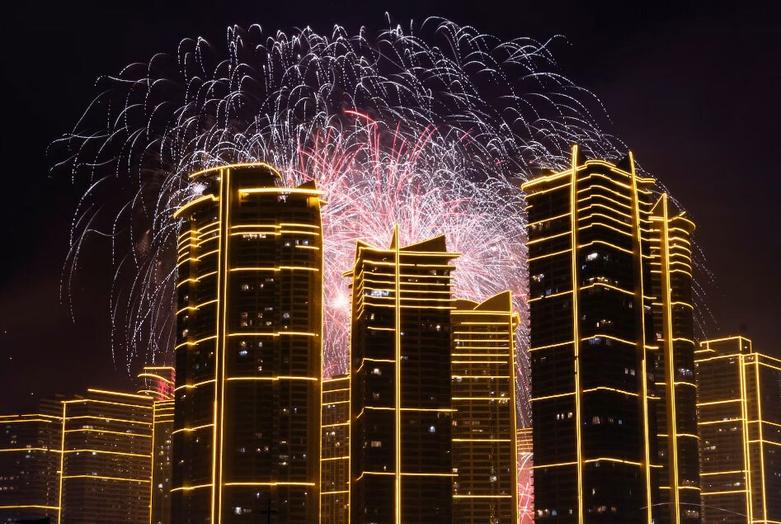 ورود جهان به سال 2025 میلادی