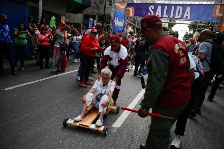 مسابقات سالانه چرخ های چوبی