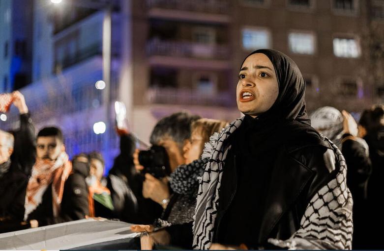 دیدنیهای امروز؛ از بزرگترین اجتماع انسانی جهان تا اردوگاه چادری آوارگان آتشسوزی در آمریکا تجمع حامیان فلسطین در شهر مادرید اسپانیا