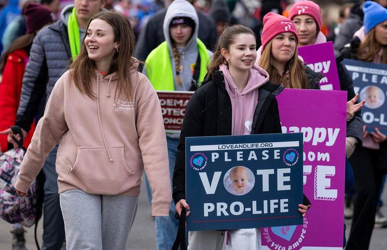 تظاهرات گروه های مخالف سقط جنین