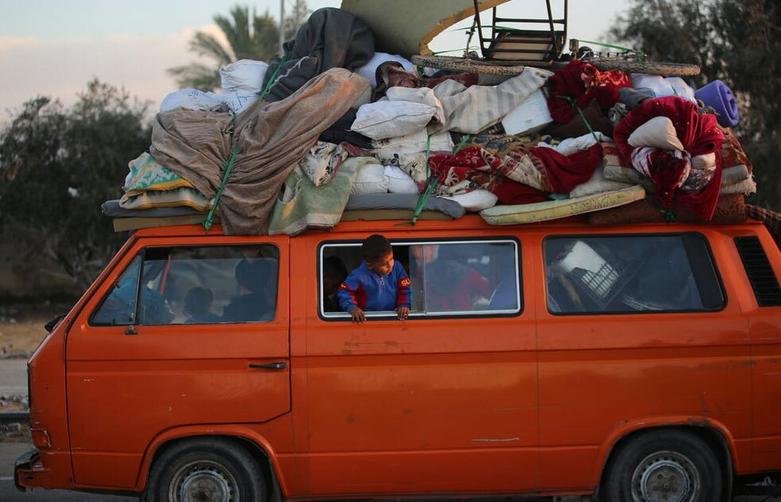 بازگشت فلسطینی ها به خانه های ویران شده