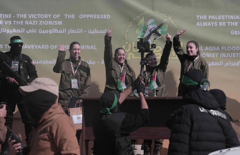 مبادله 4 نظامی زن اسرائیلی