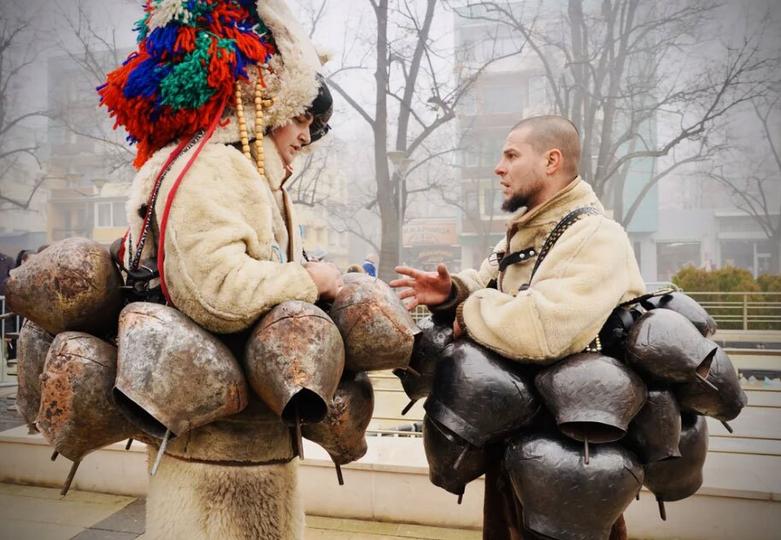 شرکت کنندگان در جشنواره مردمی "سوروا"