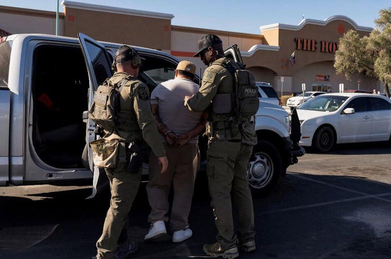 دستگیری و اخراج مهاجران 