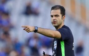 داور بازی ملوان و استقلال