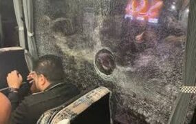 سنگ‌پرانی اتوبوس بازیکنان سپاهان