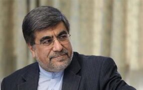 طعنه سنگین علی جنتی به مخالفان ظریف
