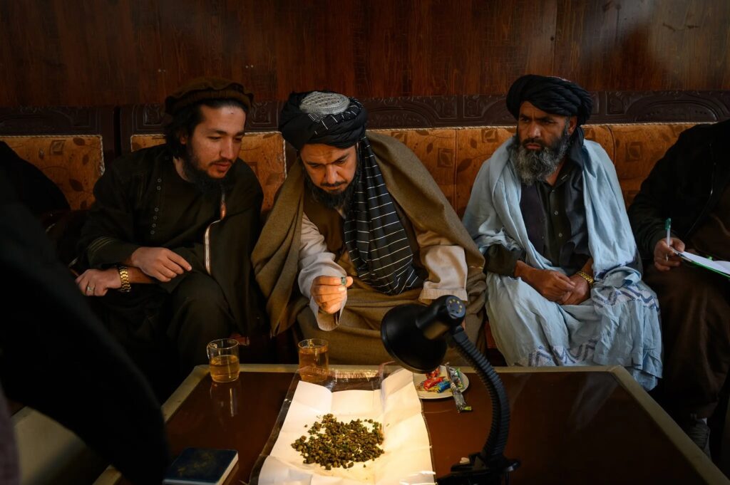 منابع غنی سنگ‌های قیمتی و معدنی افغانستان