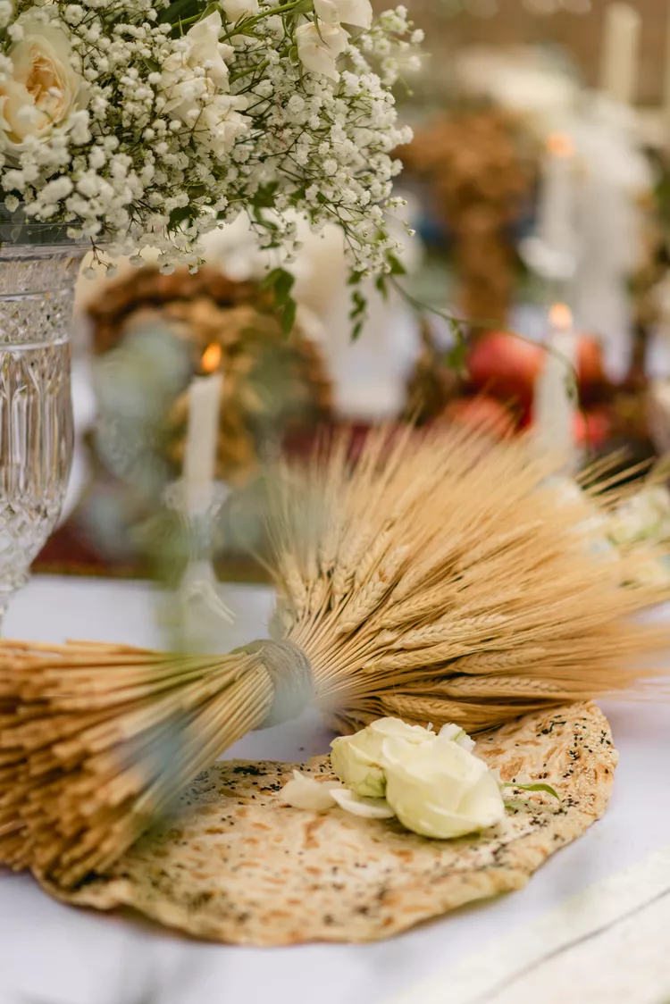 سنتهای عروسی شگفتانگیز از سرتاسر دنیا: نمادهایی از خوشبختی و برکت سنت های عروسی در سراسر جهان