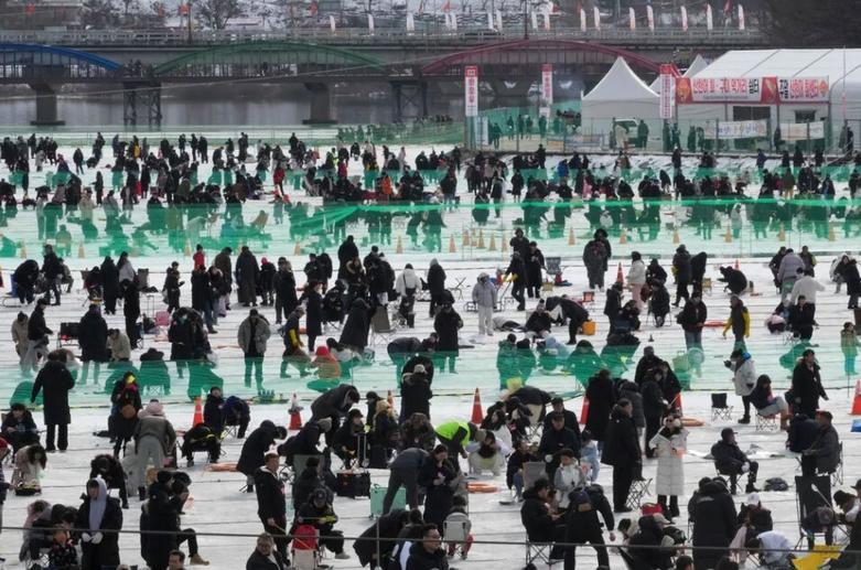 مسابقه صید ماهی "قزل آلا" 