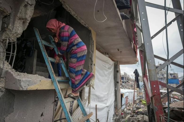 زندگی خانواده های فلسطینی در خانه های ویران 