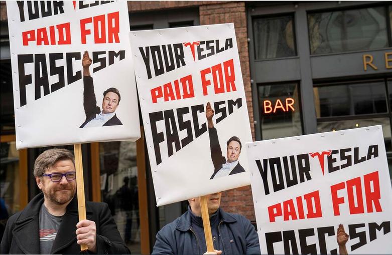 اعتراضات علیه ایلان ماسک