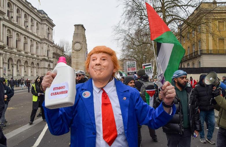 تظاهرات حامیان فلسطین در مقابل سفارت آمریکا 