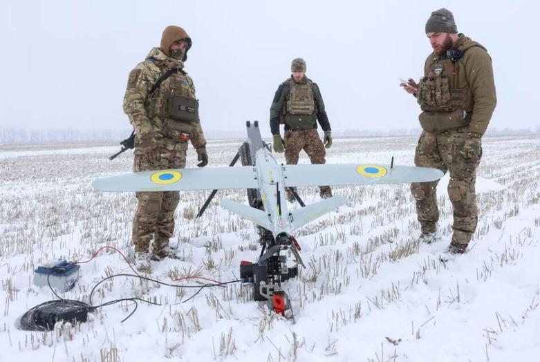 دیدنی های امروز؛ از کارناوال ونیز تا نیس نیروهای اوکراینی در حال آماده سازی یک پهپاد