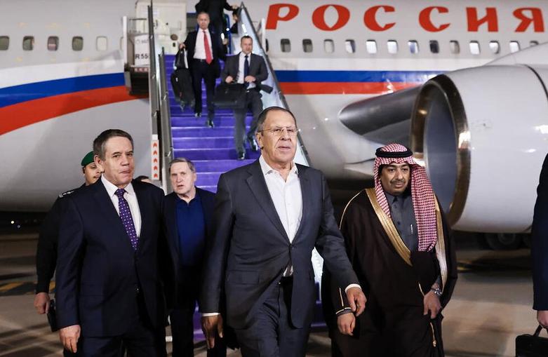 ورود وزیر خارجه روسیه به فرودگاه ریاض