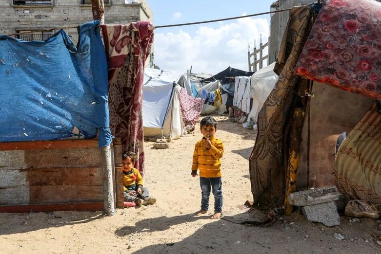 اردوگاه های چادری اسکان آوارگان در شهر خان یونس