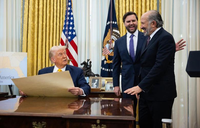 مراسم ادای سوگند وزیر بازرگانی جدید آمریکا 