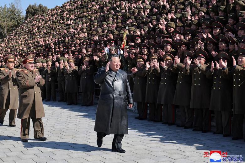  رهبر کره شمالی از دانشگاه سیاسی "کیم ایل سونگ " 