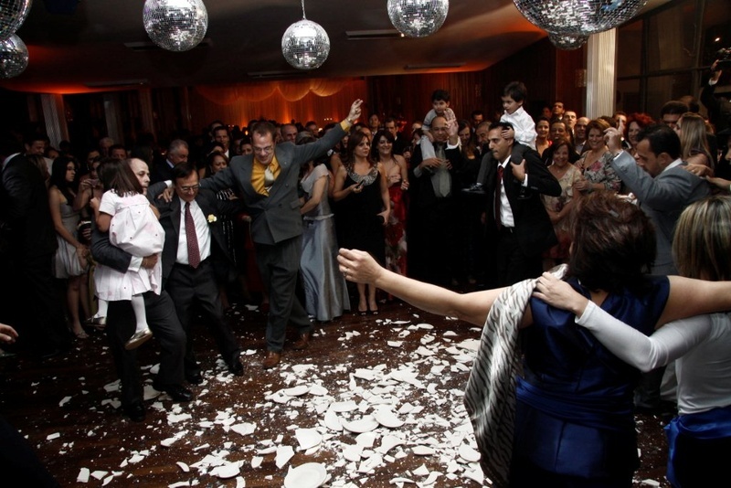 سنتهای عروسی شگفتانگیز از سرتاسر دنیا: نمادهایی از خوشبختی و برکت سنت های عروسی در سراسر جهان