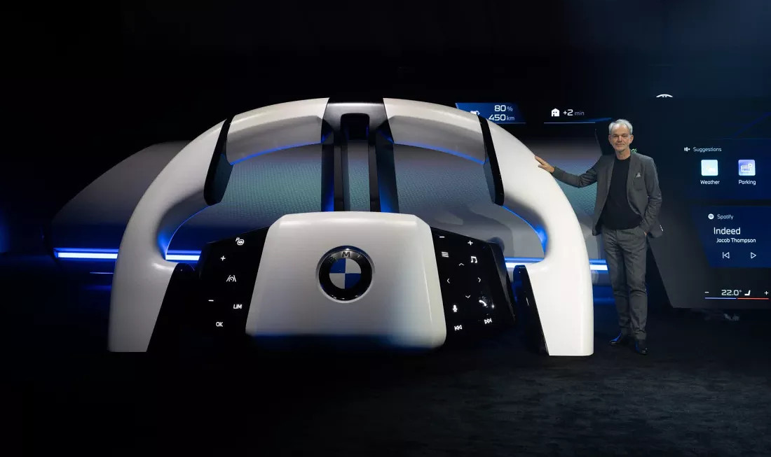 BMW آینده رانندگی را با سیستم Panoramic iDrive و شیشه جلوی هوشمند تغییر میدهد BMW Panoramic iDrive