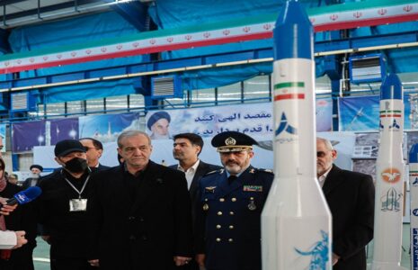 بازدید رئیس‌جمهور از دستاوردهای فضایی وزارت دفاع/ فیلم