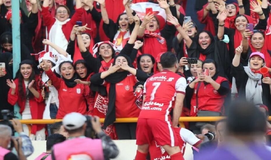 پرسپولیس - استقلال حضور بانوان