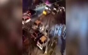 جزئیات برهنه شدن یک زن روی ماشین پلیس
