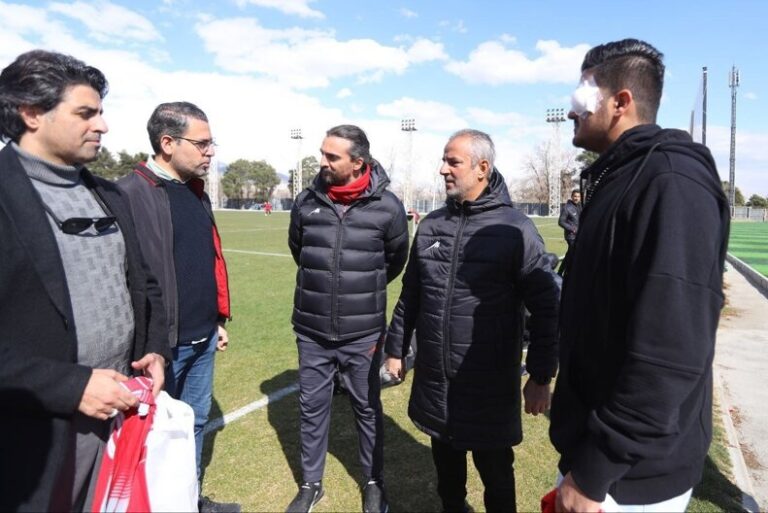 مترجم پرسپولیس
