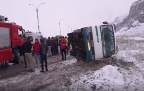 واژگونی دو مینی بوس