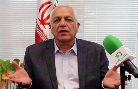 کشاورزان با علم به ضررهای کود شیمیایی، به دلیل یارانه از آن استفاده می‌کنند/ فیلم